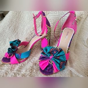 Gianni Bini 8.5 like new condition absolutely gorgeous and colorful
